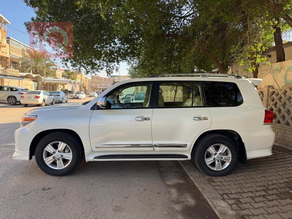 تويوتا لاندكروزر